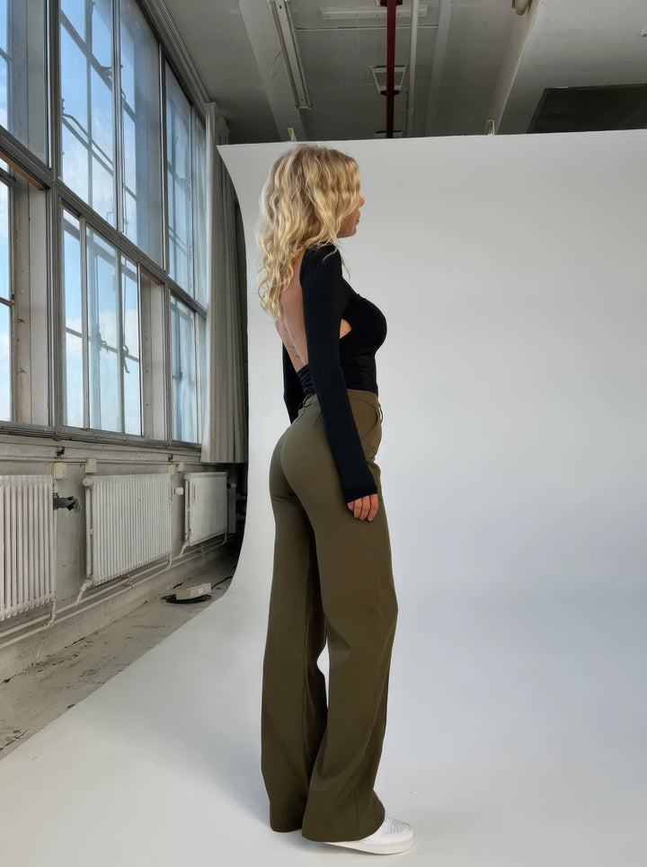 Wide leg trousers