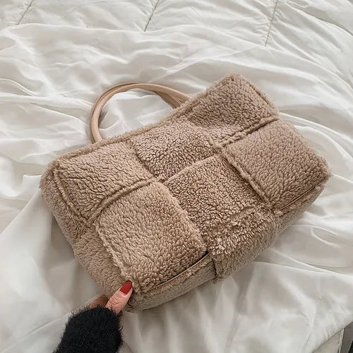 Fluffy fur tote bag