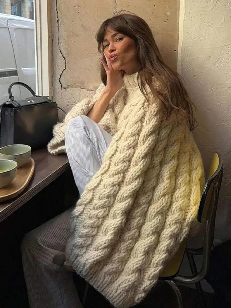 Oversized knitted pullover