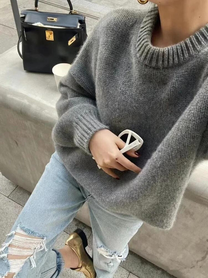 Knitted round neck jumper