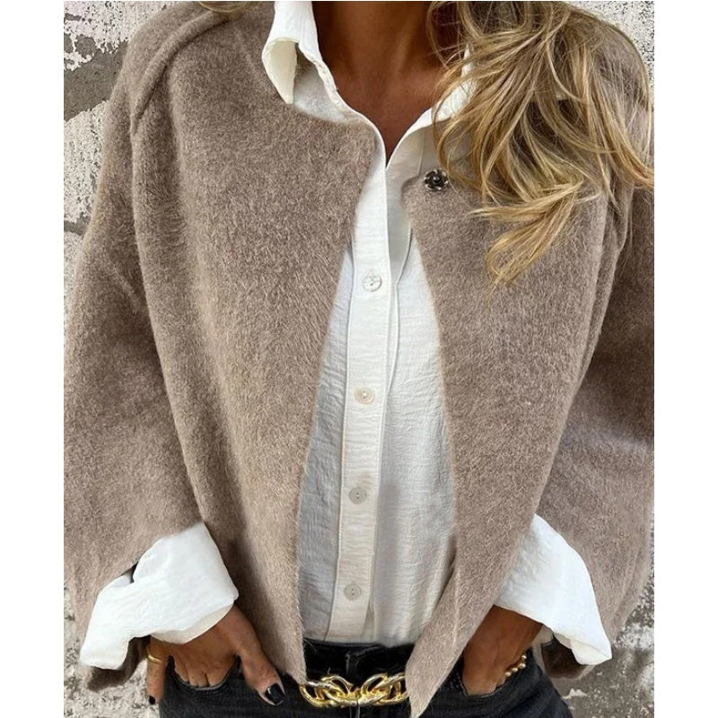 Trendy short jacket with flared sleeves